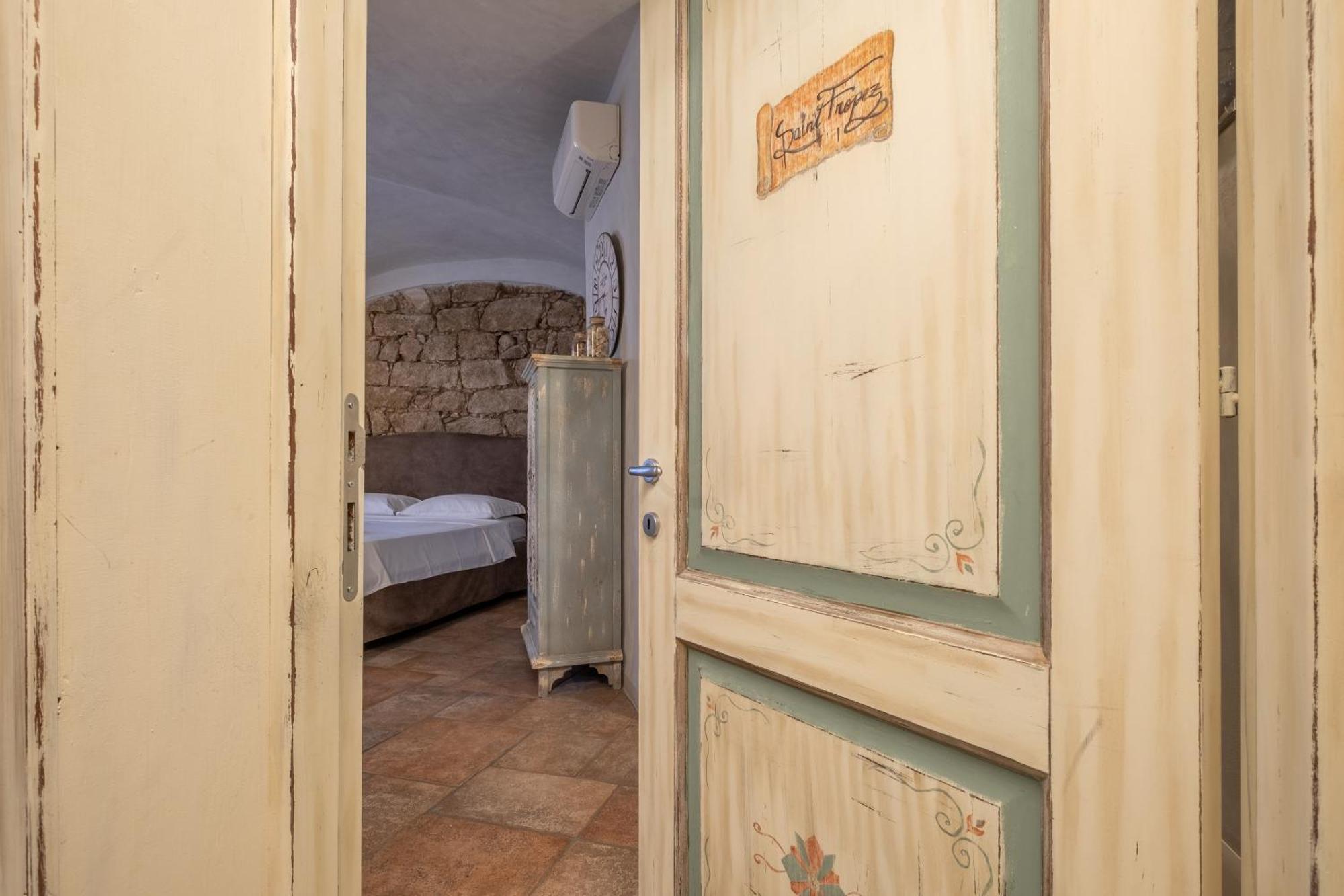 Dimoras Dimore Nel Cuore Di Olbia Exterior photo
